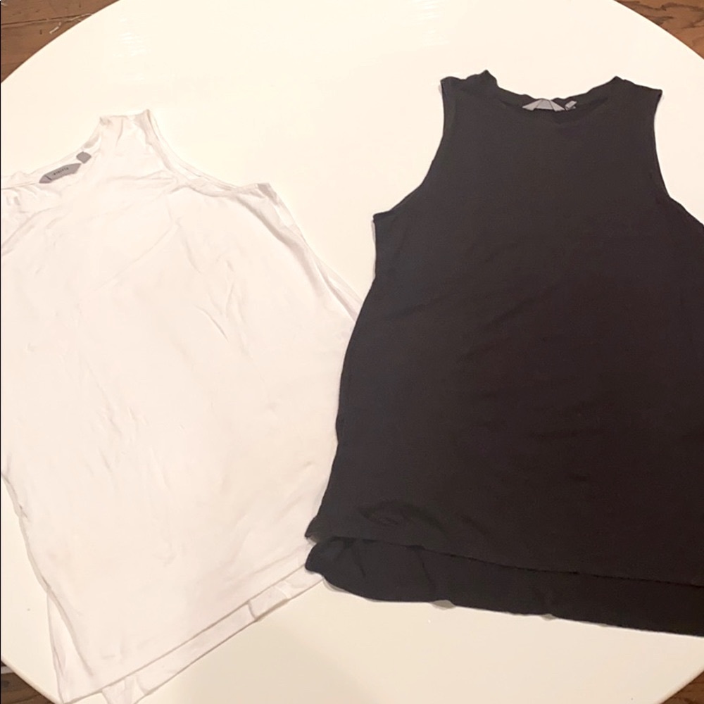 Athleta Muscle Tank Size Women’s M Black + White
